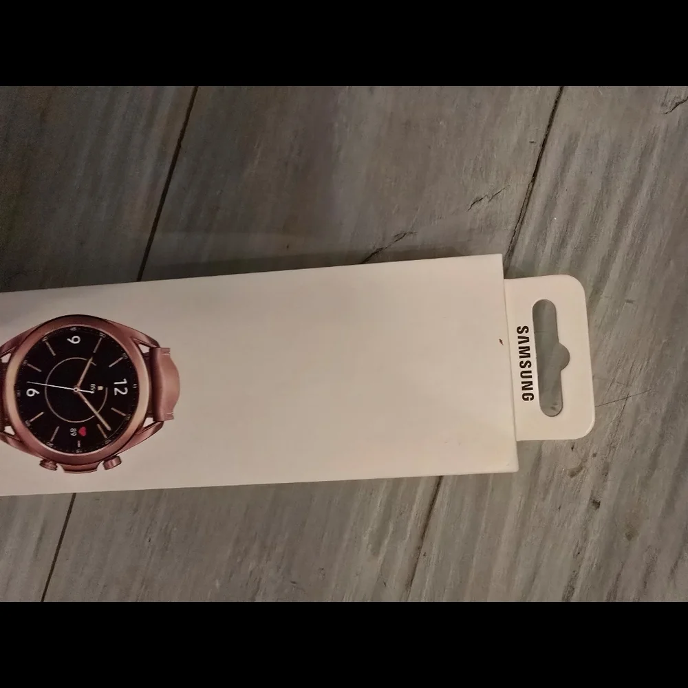 Samsung elegant smartwatch